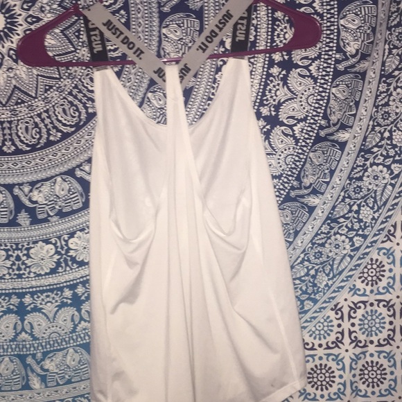 White nike tank - Picture 2 of 3